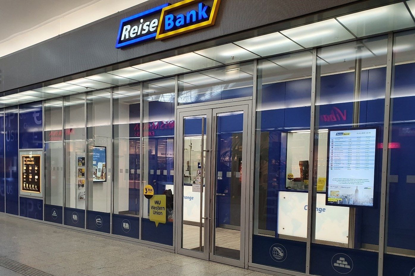 Bild 1 Reisebank AG in Erfurt