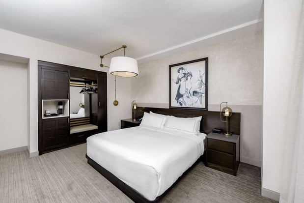 Images Hotel Fort Des Moines, Curio Collection by Hilton