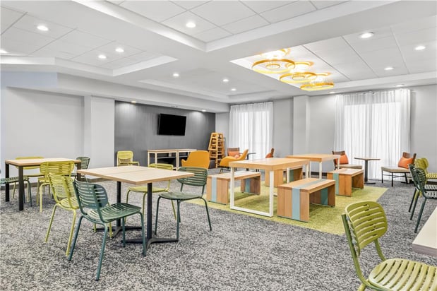 Images Spark by Hilton Mechanicsburg