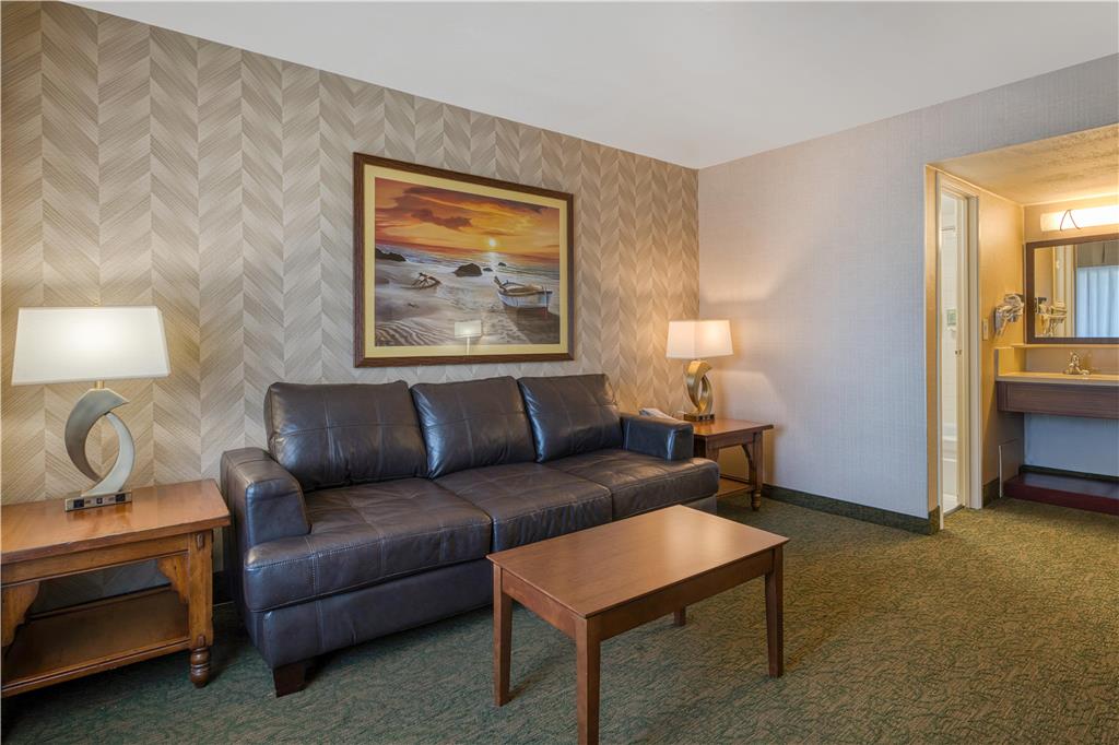 Queen Suite