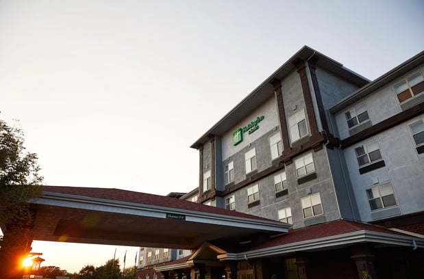 Images Holiday Inn & Suites Madison West - Middleton by IHG