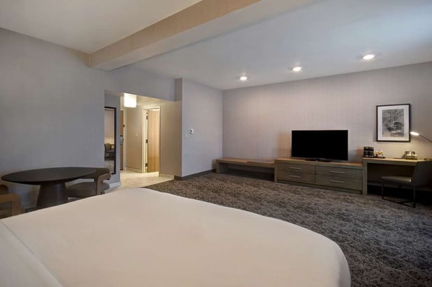 Images DoubleTree by Hilton St. Louis Airport