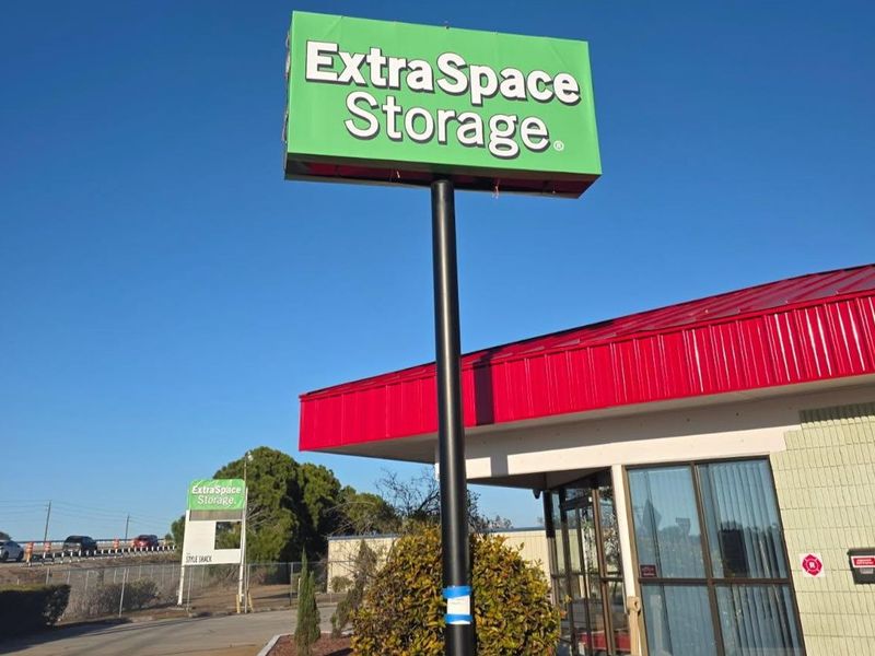 Extra Space Storage Image