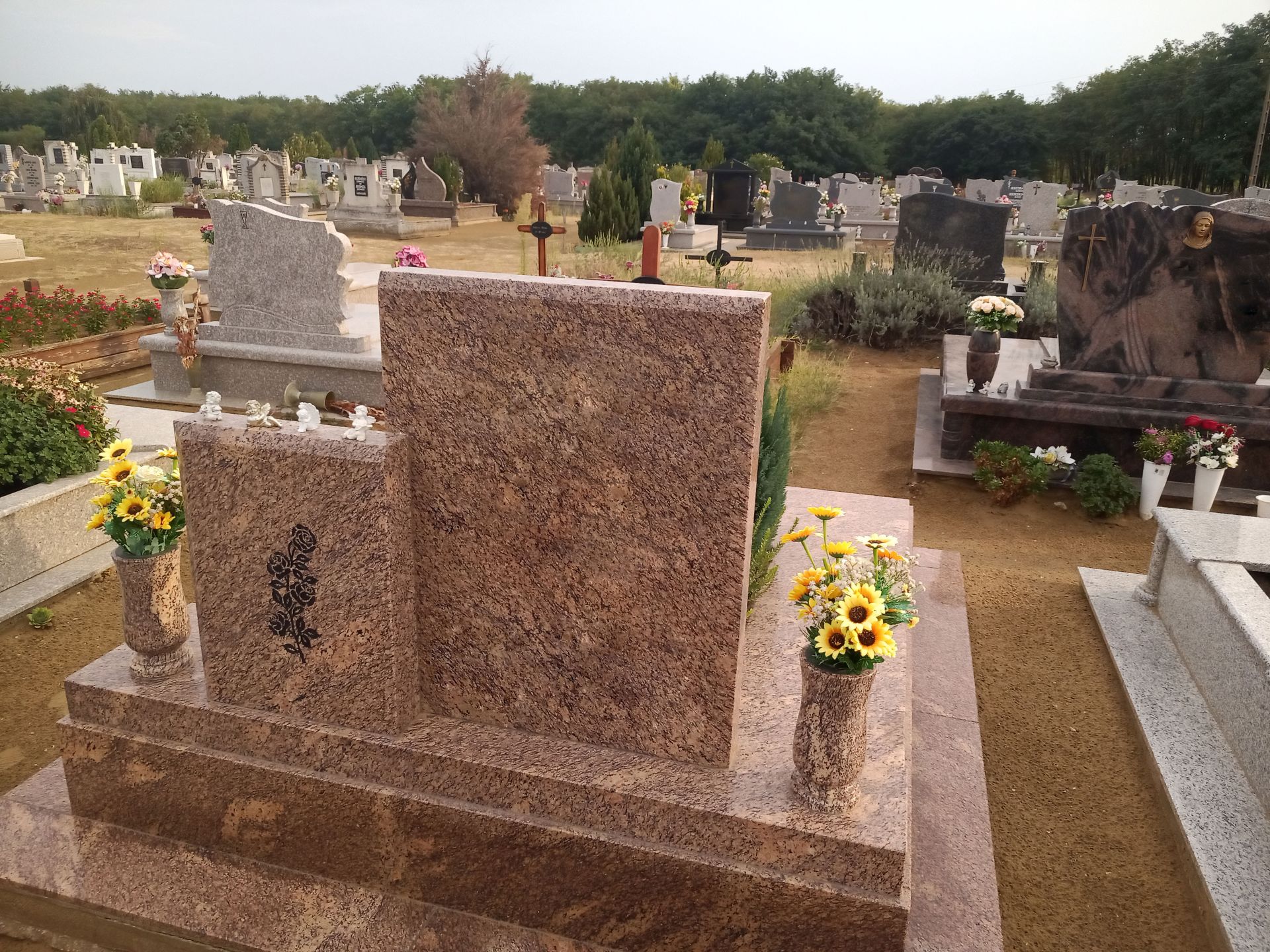 Images VARGA ZOLTÁN KŐFARAGÓ-MŰKŐKÉSZÍTŐ