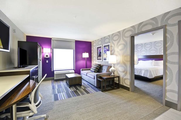 Images Home2 Suites by Hilton KCI Airport