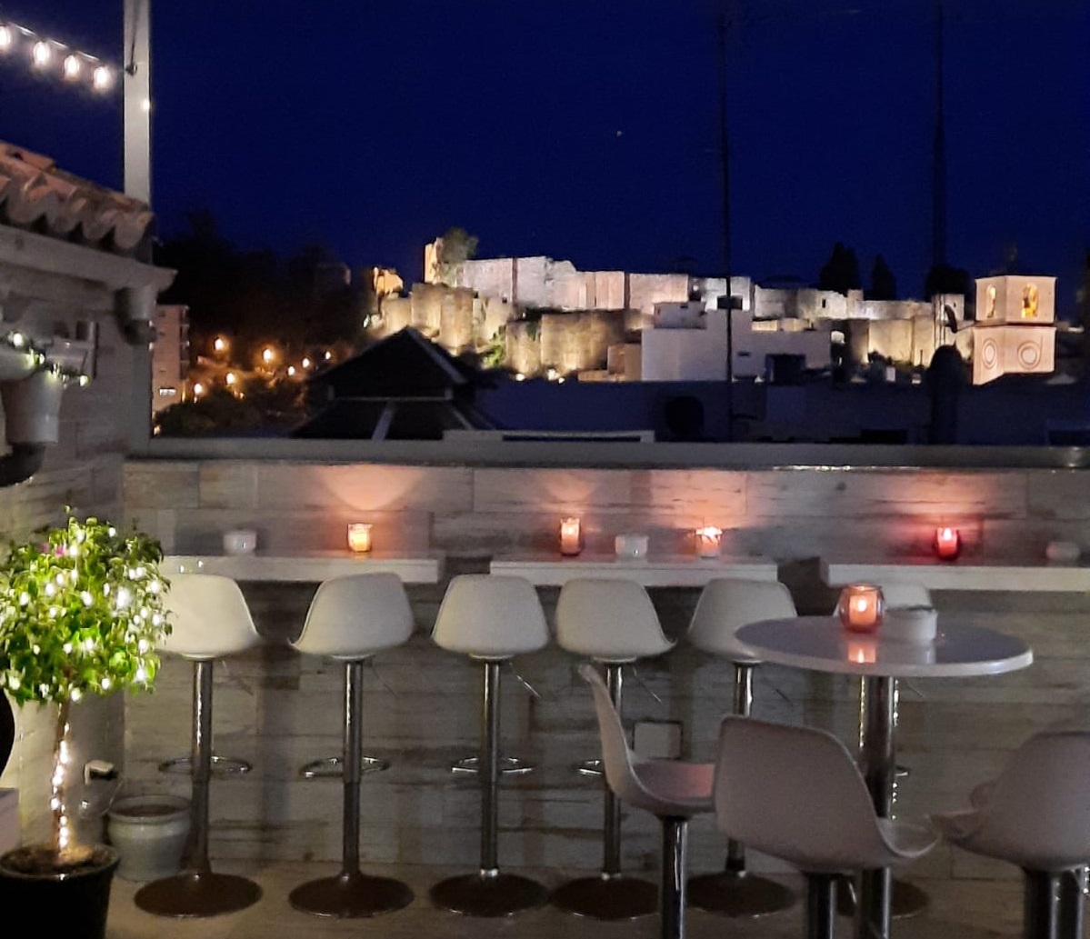 Images Terraza la Merced Karaoke Bar