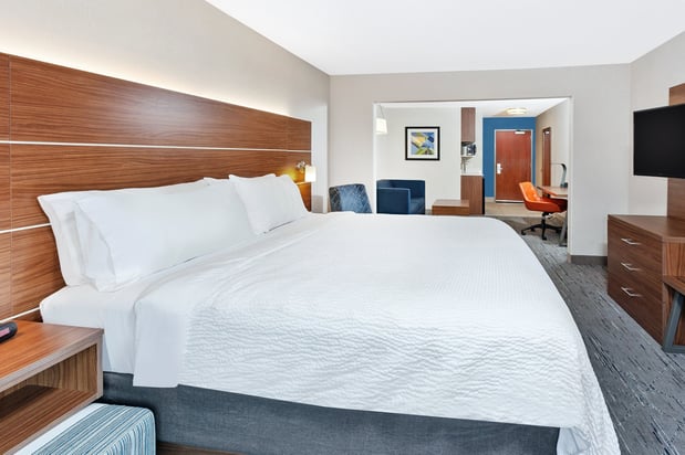 Images Holiday Inn Express & Suites Urbana-Champaign (U of I Area) by IHG