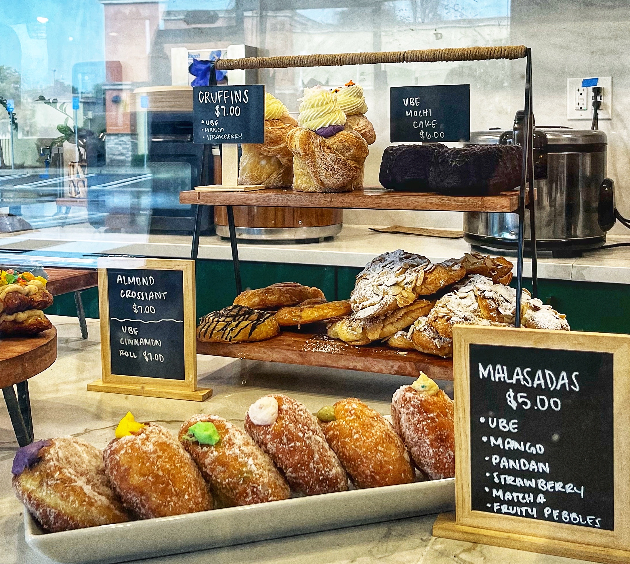 Jojoli Bakeshop & Restaurant