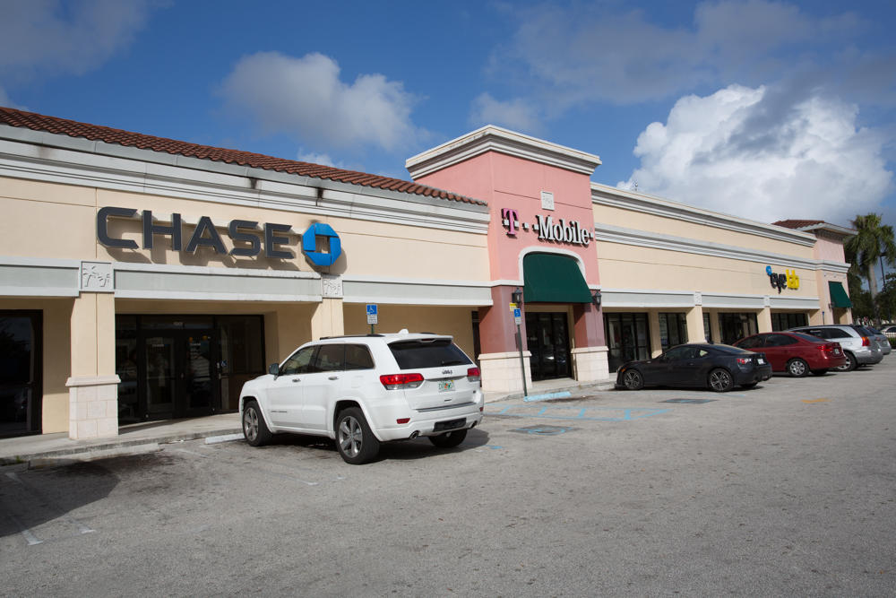 Chase at Mall at 163rd Street Shopping Center