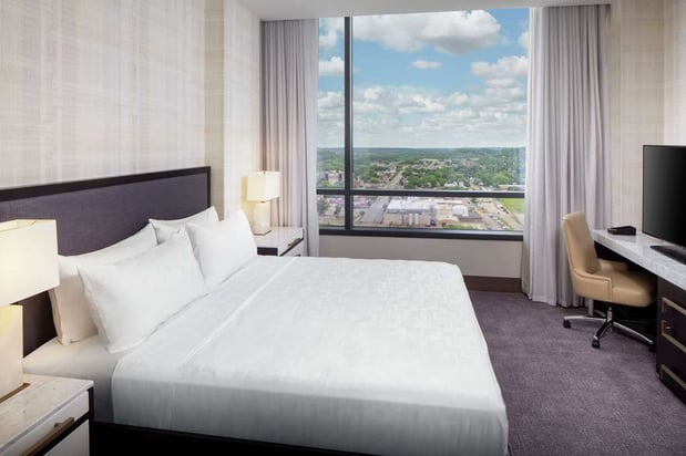 Images Hilton Rochester Mayo Clinic Area