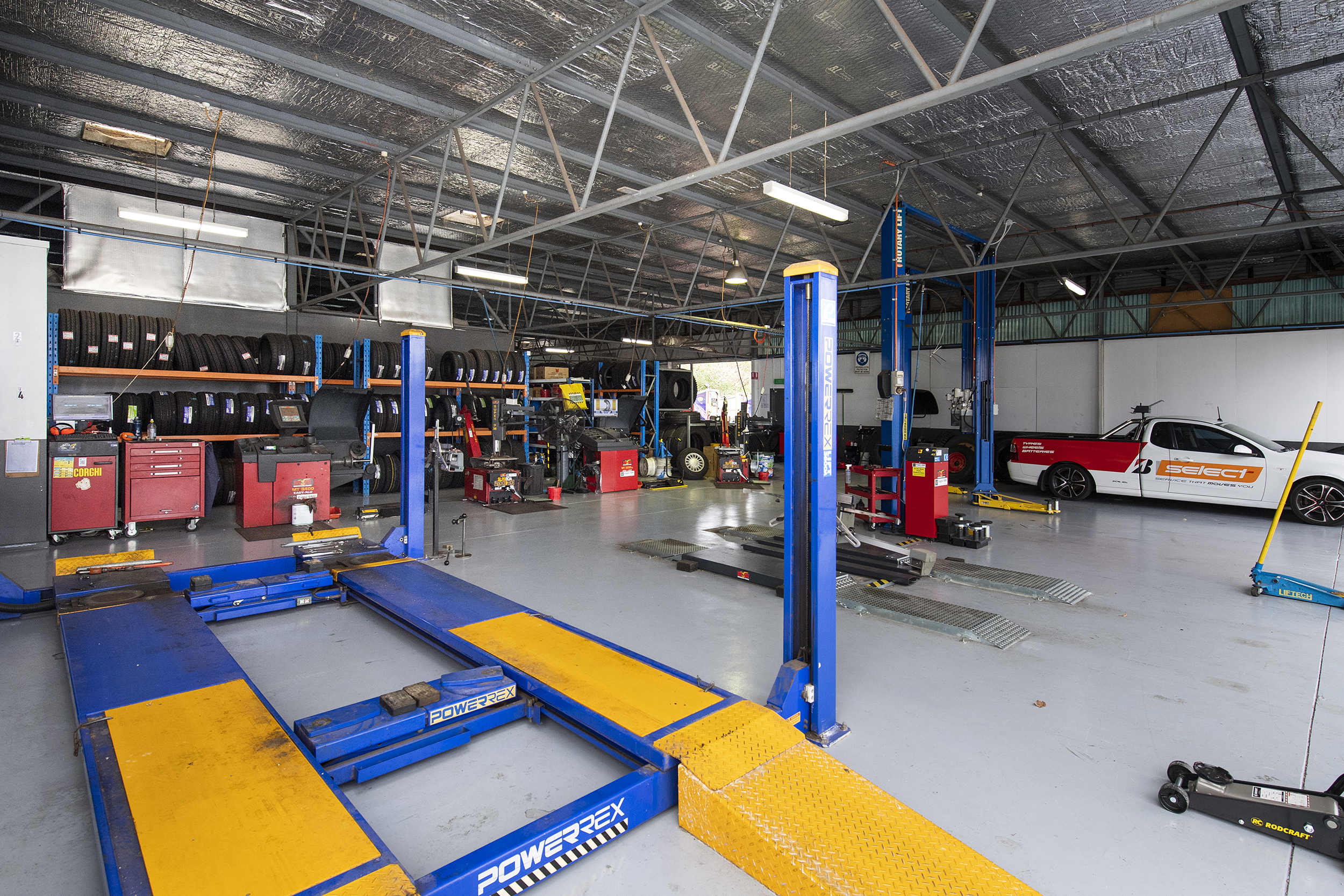 Images Bridgestone Select Tyre & Auto Rockingham