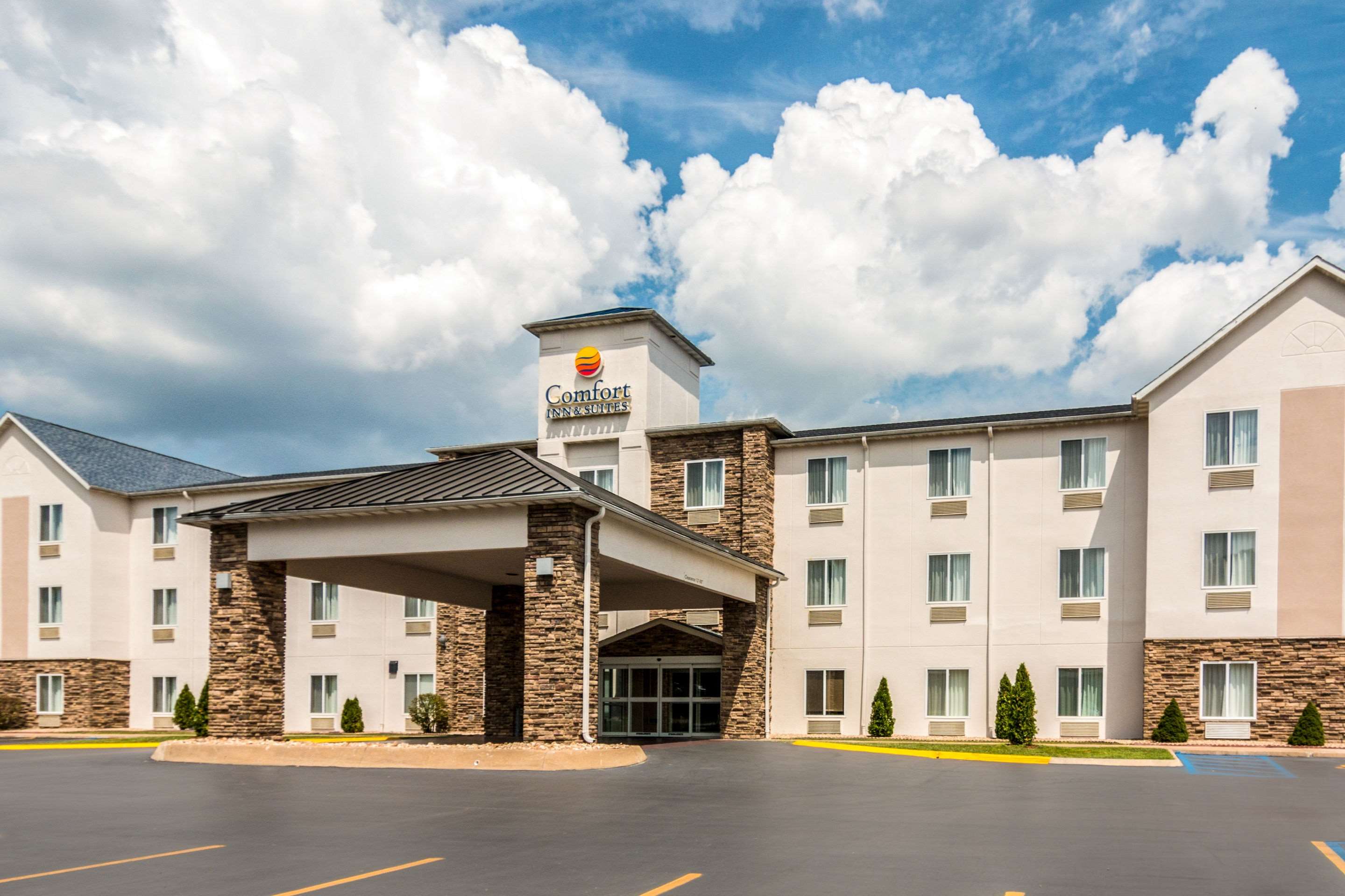 Comfort Inn & Suites - Hannibal, Hannibal Missouri () - LocalDatabase.com