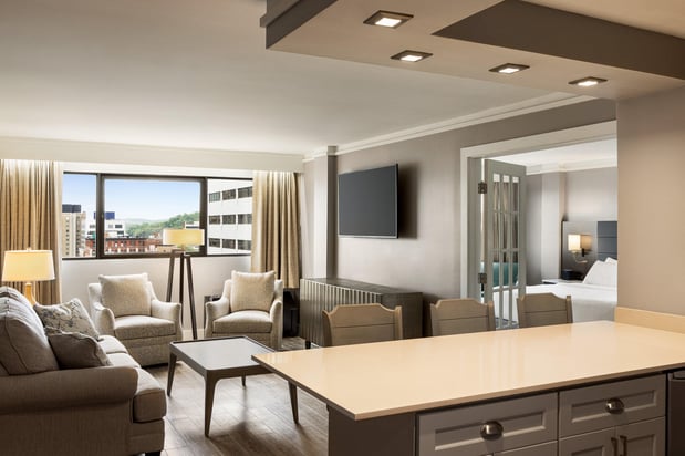 Images Crowne Plaza Knoxville Downtown University by IHG