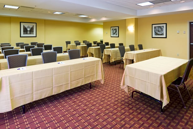 Images Holiday Inn Express & Suites Kendall East - Miami by IHG