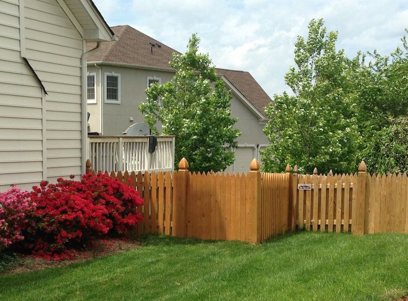 wood fence Beitzell Fence Co. Gainesville (703)691-5891