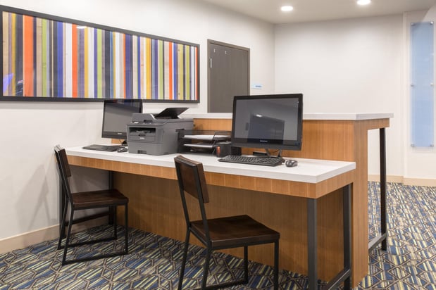 Images Holiday Inn Express & Suites Lincoln I - 80 by IHG