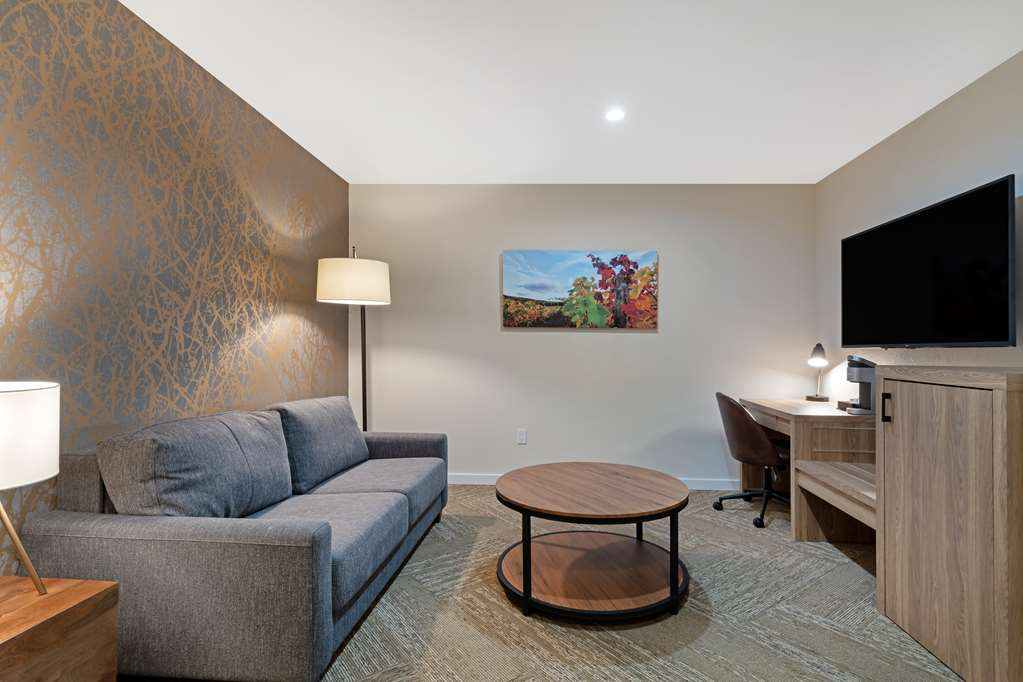 Double queen with Living space