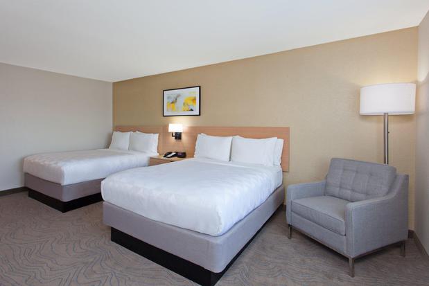 Images Holiday Inn Los Angeles - LAX Airport, an IHG Hotel
