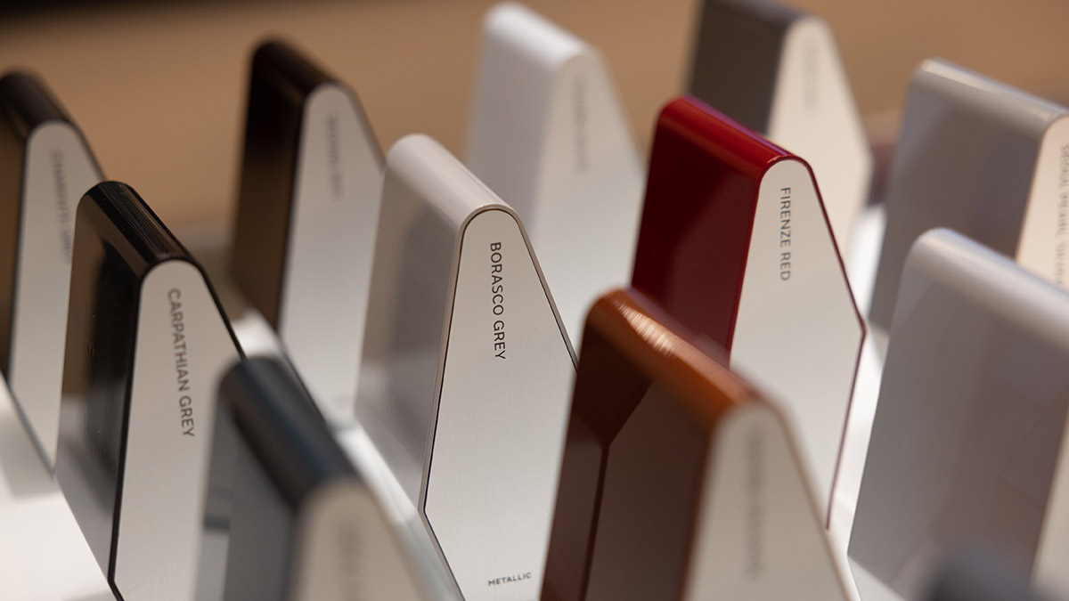 Stratstone Land Rover Mayfair Colour Panels