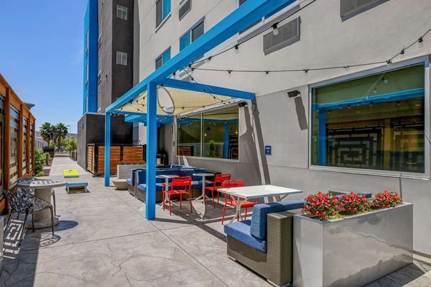 Images Tru by Hilton Lathrop