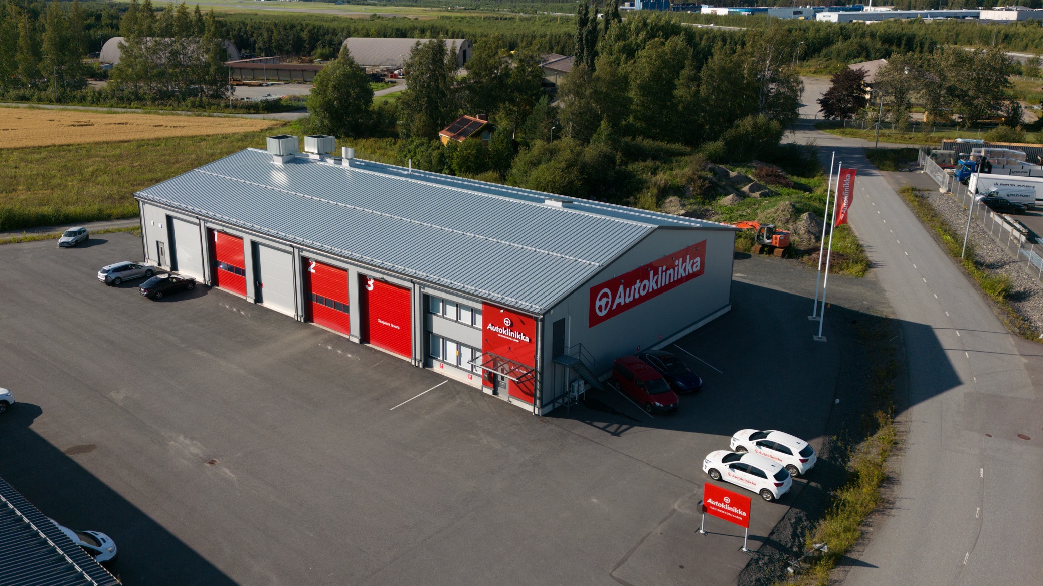 Images Autoklinikka Pori, vauriokorjaamo ja tuulilasin vaihto