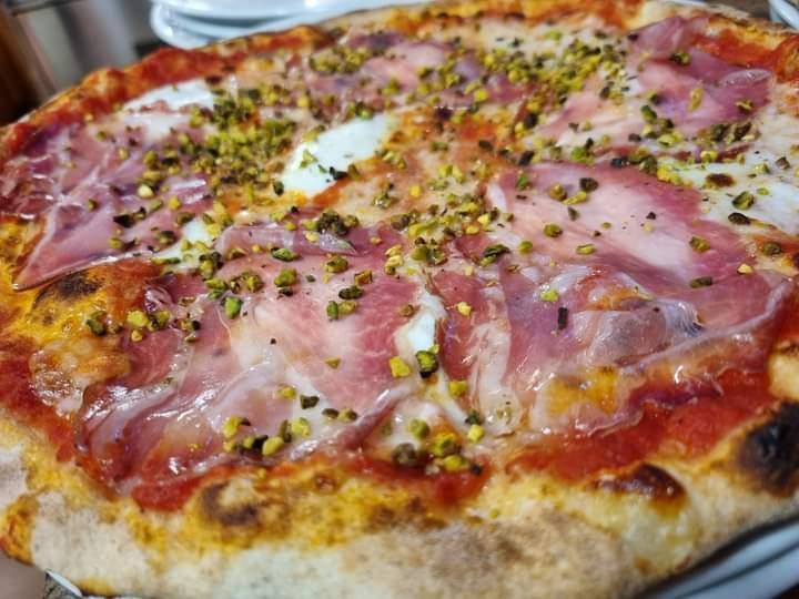 Images Pizzeria San Giuliano