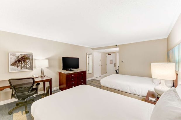 Images Hilton Irvine/Orange County Airport