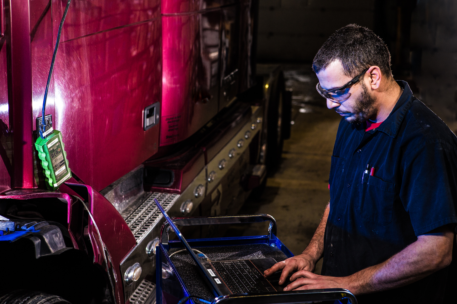Images Centre Du Camion Boucherville Inc - Centre de services TruckPro