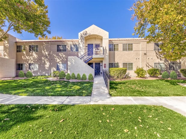 Images Country Club at Valley View - 55+ Senior Apartments