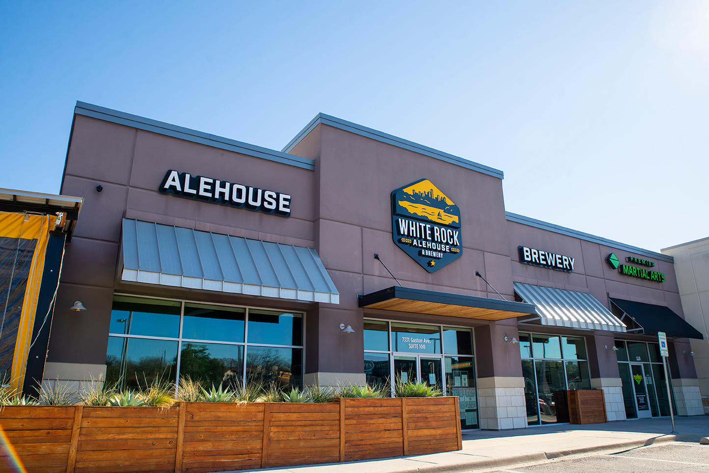 White Rock Alehouse & Brewery at Arboretum Village Shopping Center