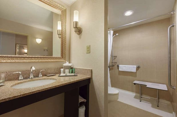 Images Hilton Fort Wayne at the Grand Wayne Convention Center