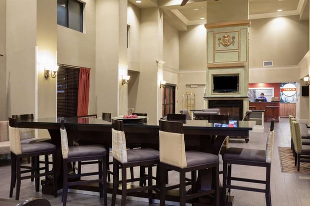 Images Hampton Inn & Suites Baton Rouge - I-10 East