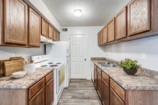 Images Forestbrook Apartments & Townhomes