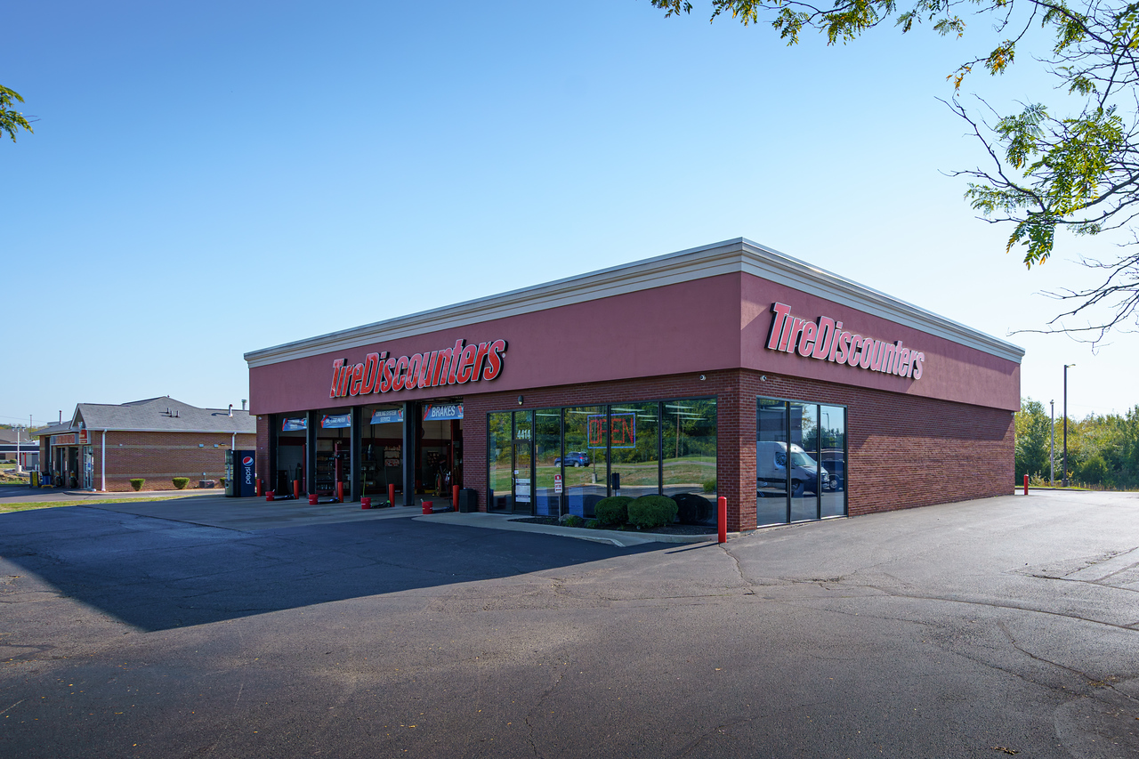 Tire Discounters on 4414 Brandt Pike in Dayton