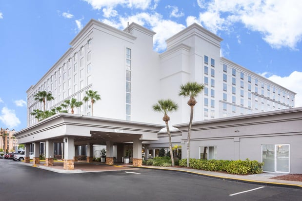 Images Holiday Inn & Suites Across From Universal Orlando by IHG