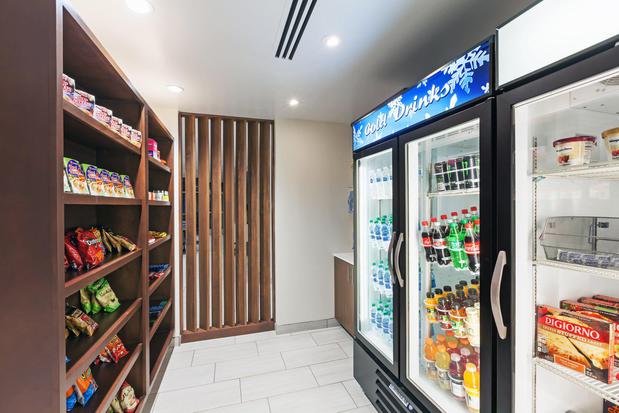 Images Holiday Inn Express & Suites Tulsa South - Woodland Hills by IHG