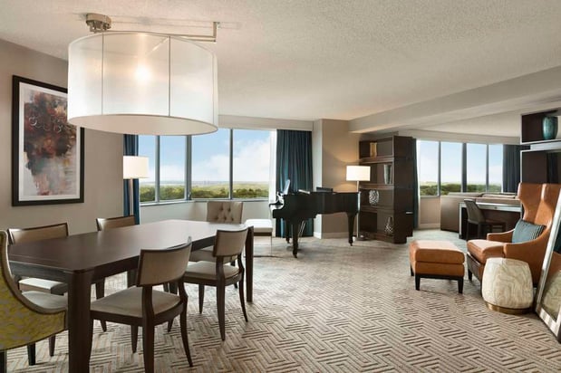 Images Hilton East Brunswick Hotel & Executive Meeting Center