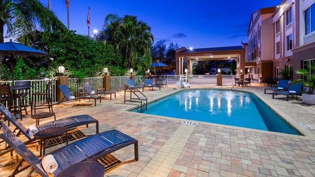 Images Best Western Plus Ambassador Suites Venice