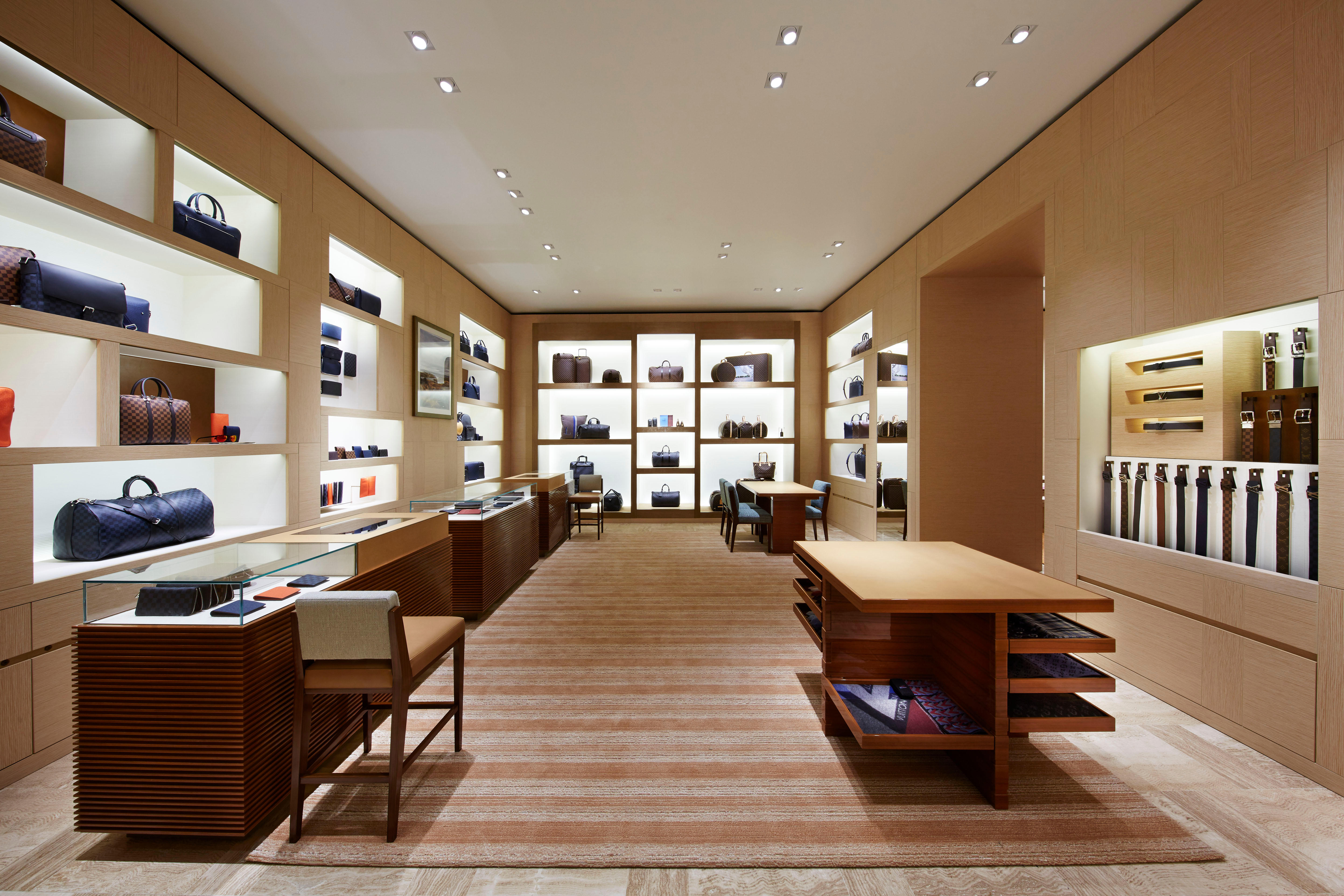 beven Dreigend pion Louis Vuitton Amsterdam Bijenkorf - Leather Goods And Travel Items (Retail)  in Amsterdam (address, schedule, reviews, TEL: 0207219...) - Infobel