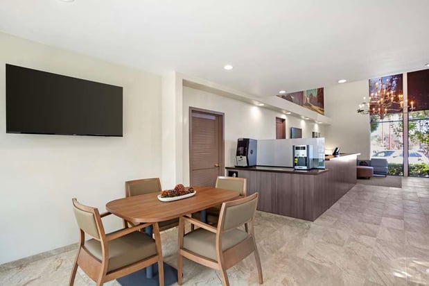 Images Best Western Plus Black Oak