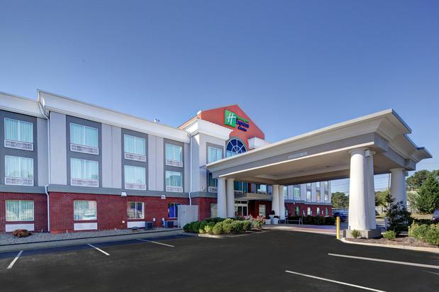 Images Holiday Inn Express & Suites Emporia, an IHG Hotel