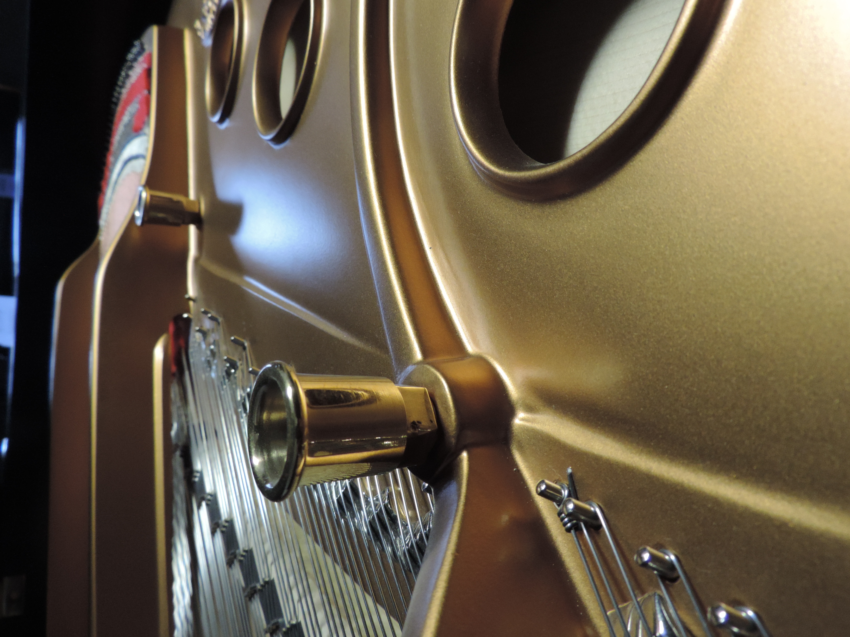 Bilder Heutschi Piano AG