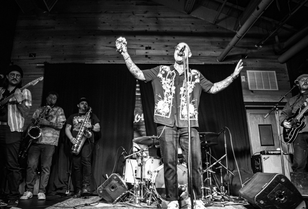 Images Velvet Elk Lounge