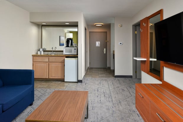 Images Holiday Inn Express & Suites Farmington (Bloomfield) by IHG