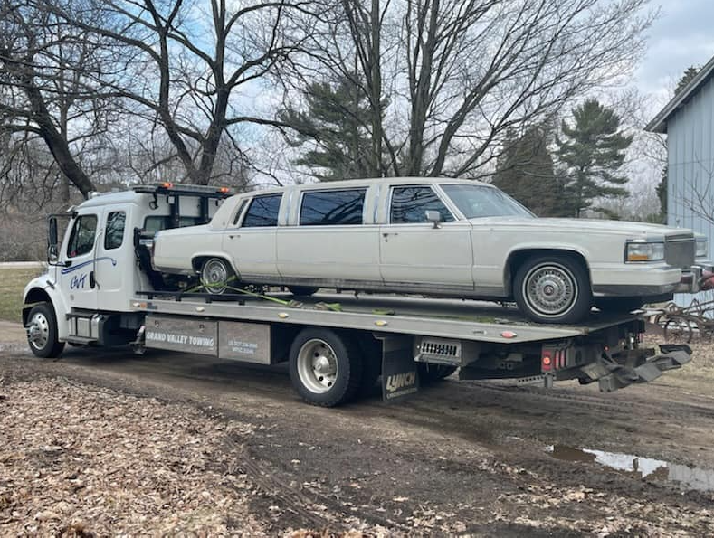 Images Grand Valley Towing