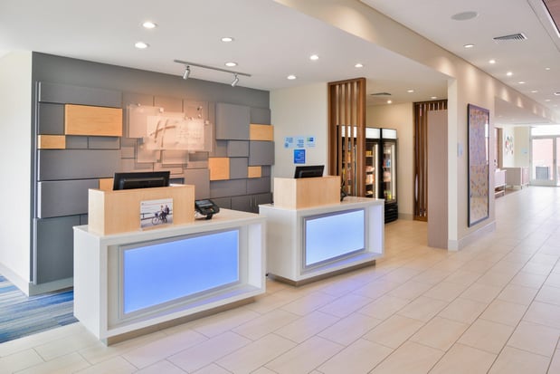 Images Holiday Inn Express & Suites Madison by IHG