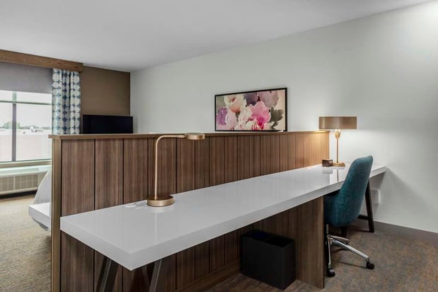 Images Hilton Garden Inn Detroit Utica