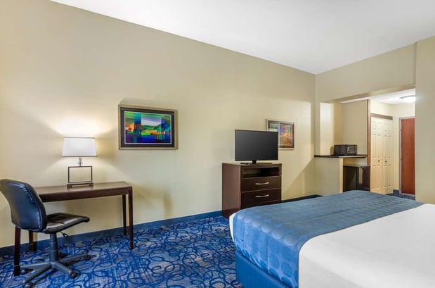 Images Best Western Plus Waynesboro Inn & Suites Conference Center