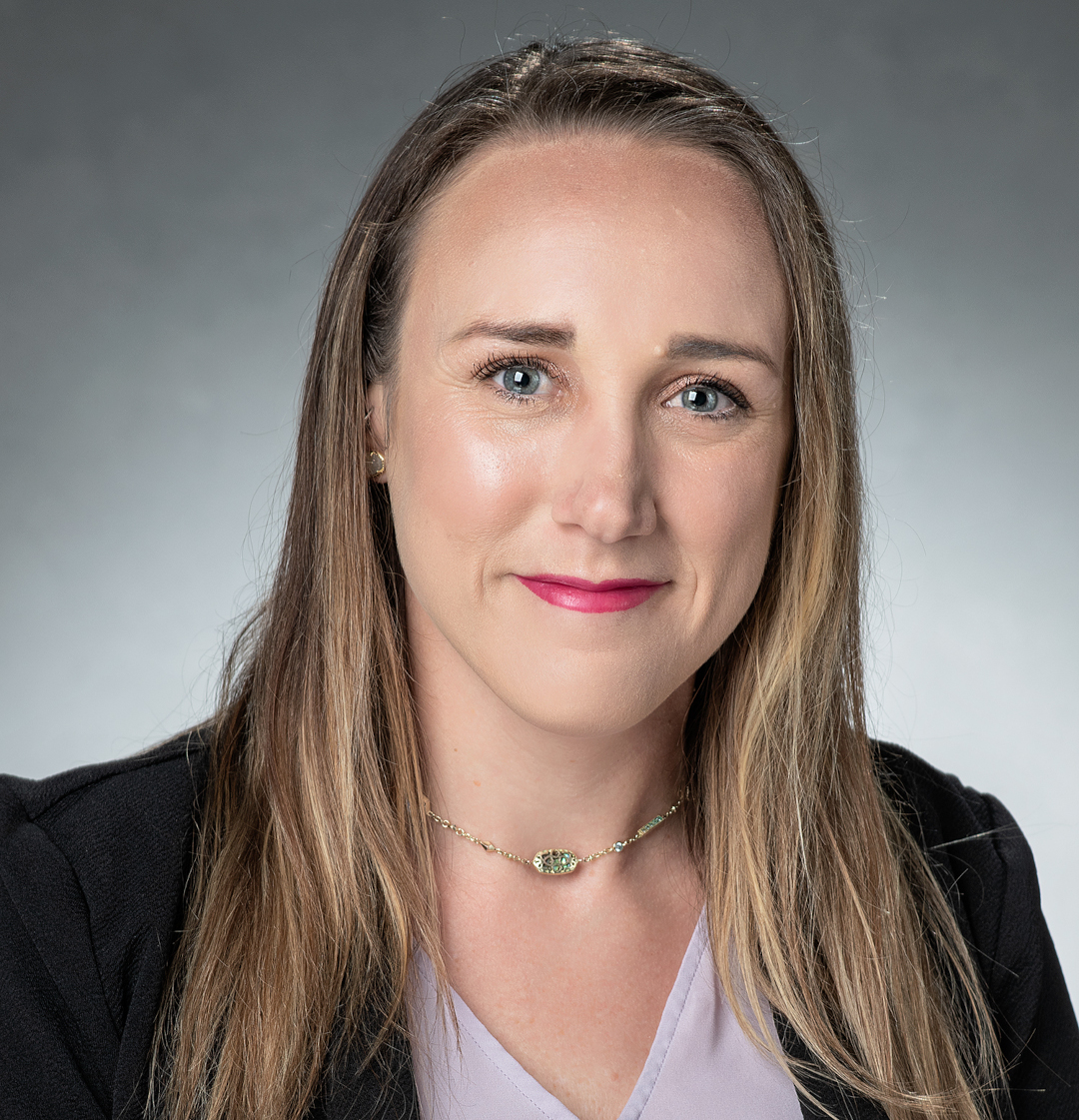 Headshot of Elizabeth Bellows