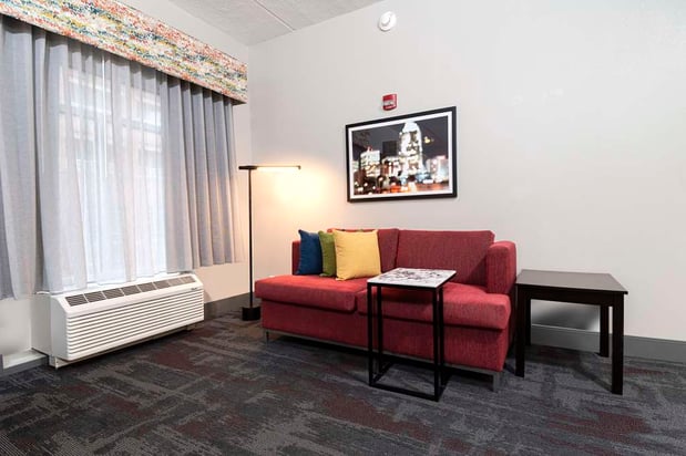 Images Hampton Inn & Suites Raleigh Downtown